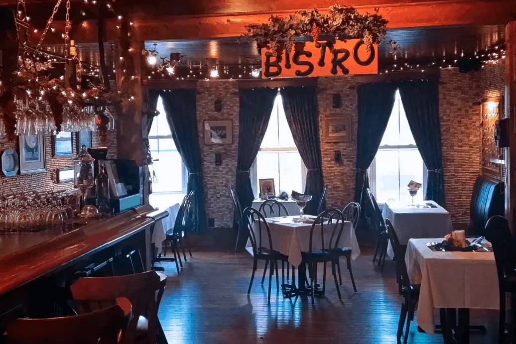 Brentwood Restaurant interior