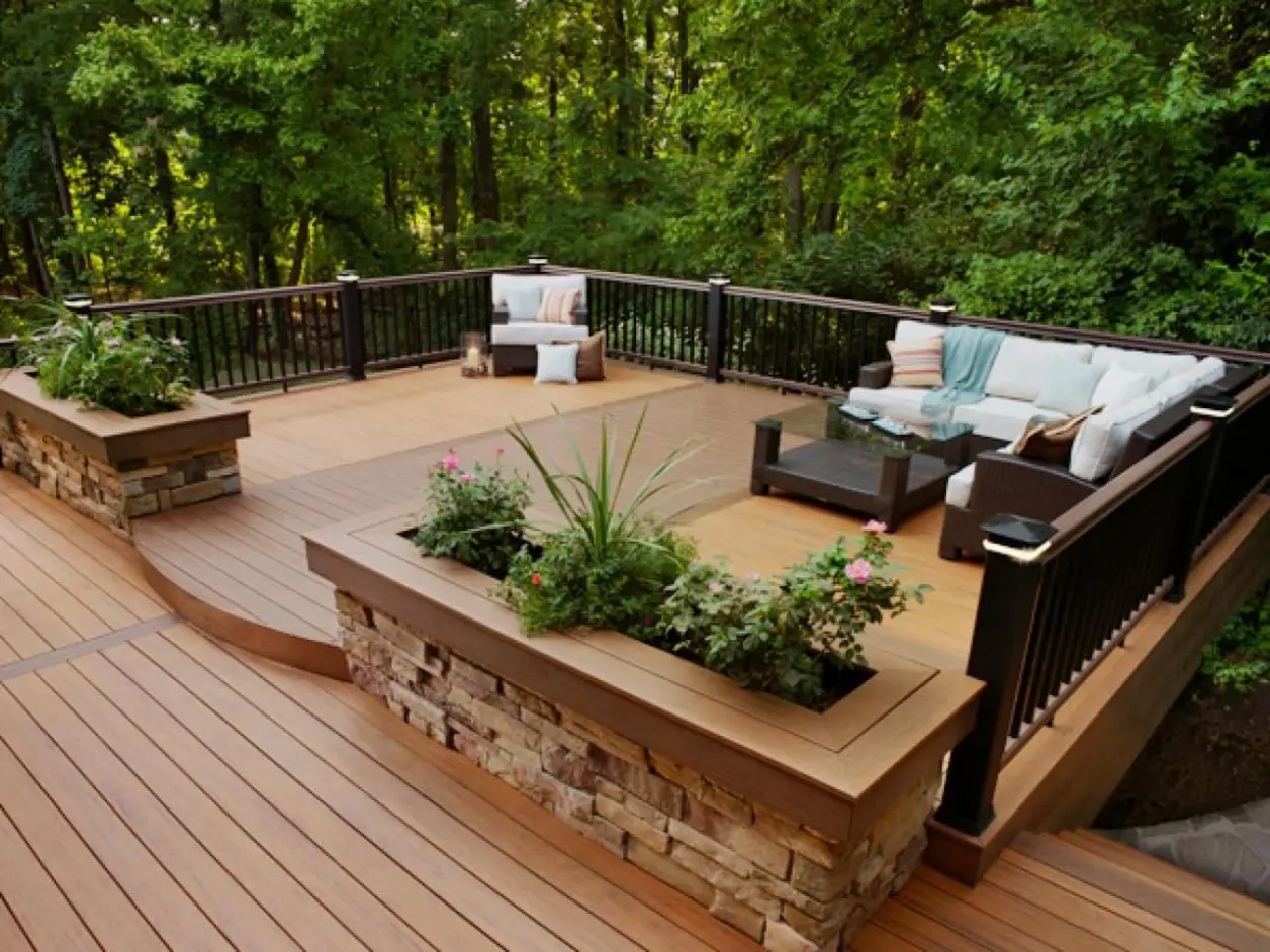 Beautiful back yard deck
