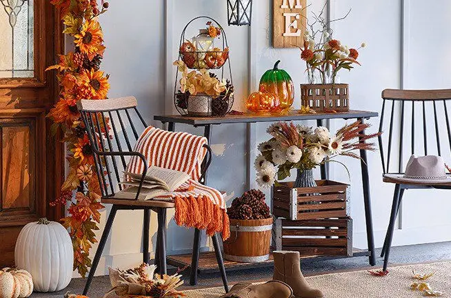 Thanksgiving decor display
